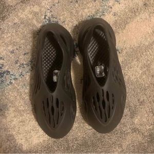 Kid Yeezy Foam Runner